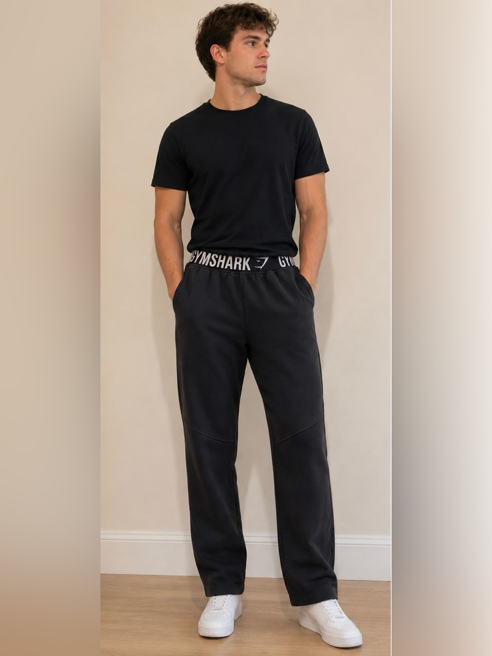 Gymshark Men’s Black Logo Waistband Straight Leg Sweatpants Medium